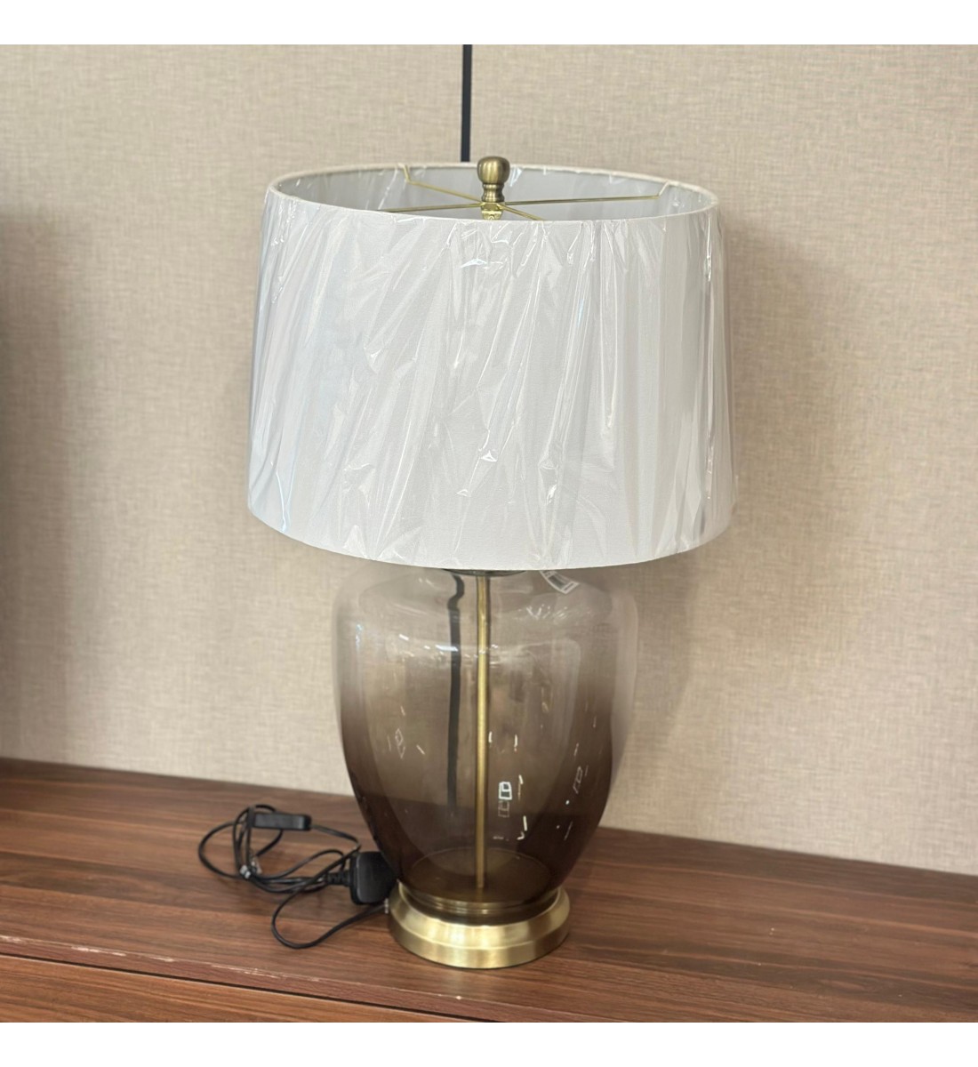 ابجورة طاولة أنيق بتصميم عصري راقٍ 68×38×38سم ابجورة طاولة أنيق بتصميم عصري راقٍ 68×38×38سم