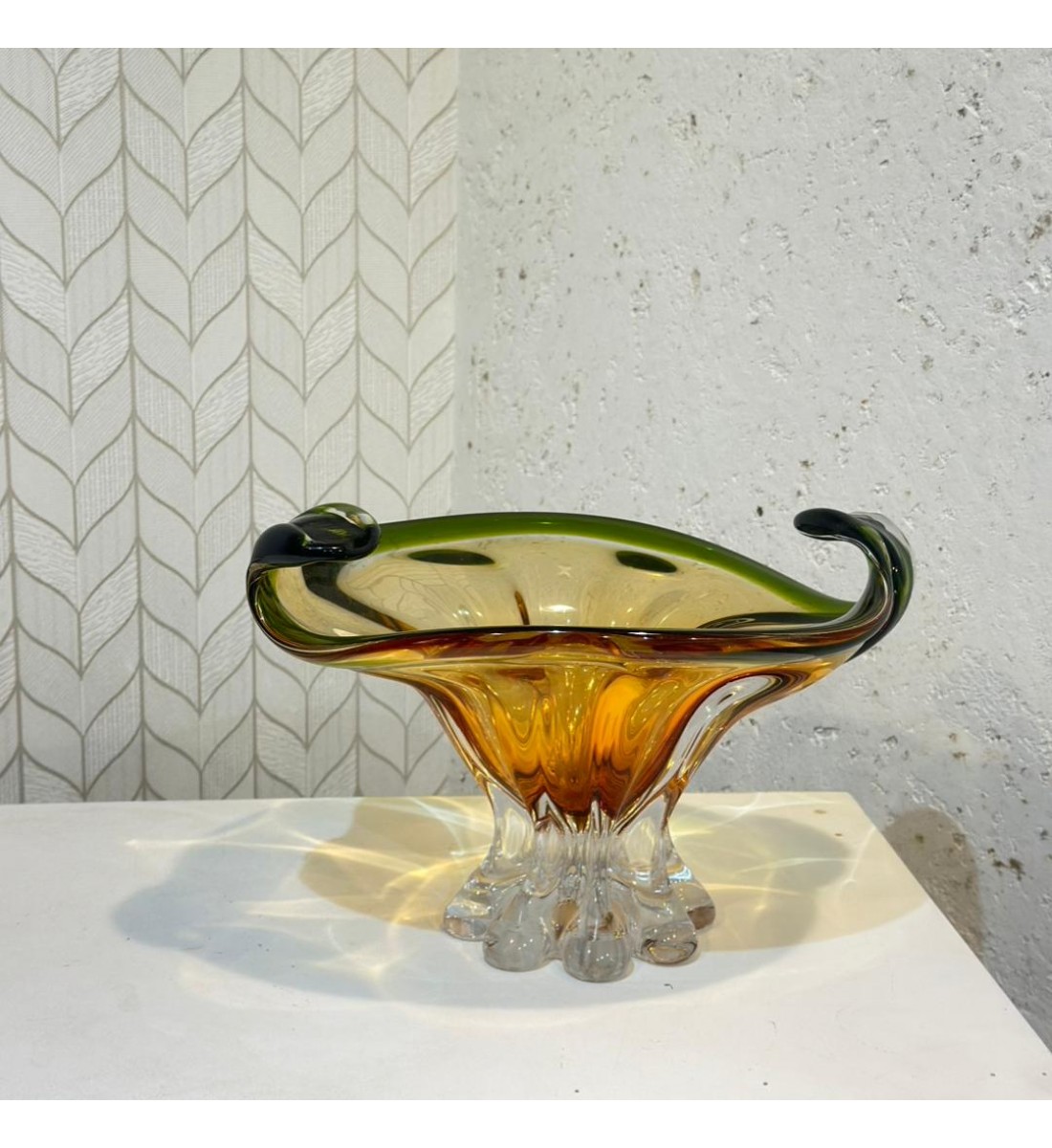 صحن تقديم زجاج مودرن بتصميم كلاسيك30×25×19سم صحن تقديم زجاج مودرن بتصميم كلاسيك30×25×19سم