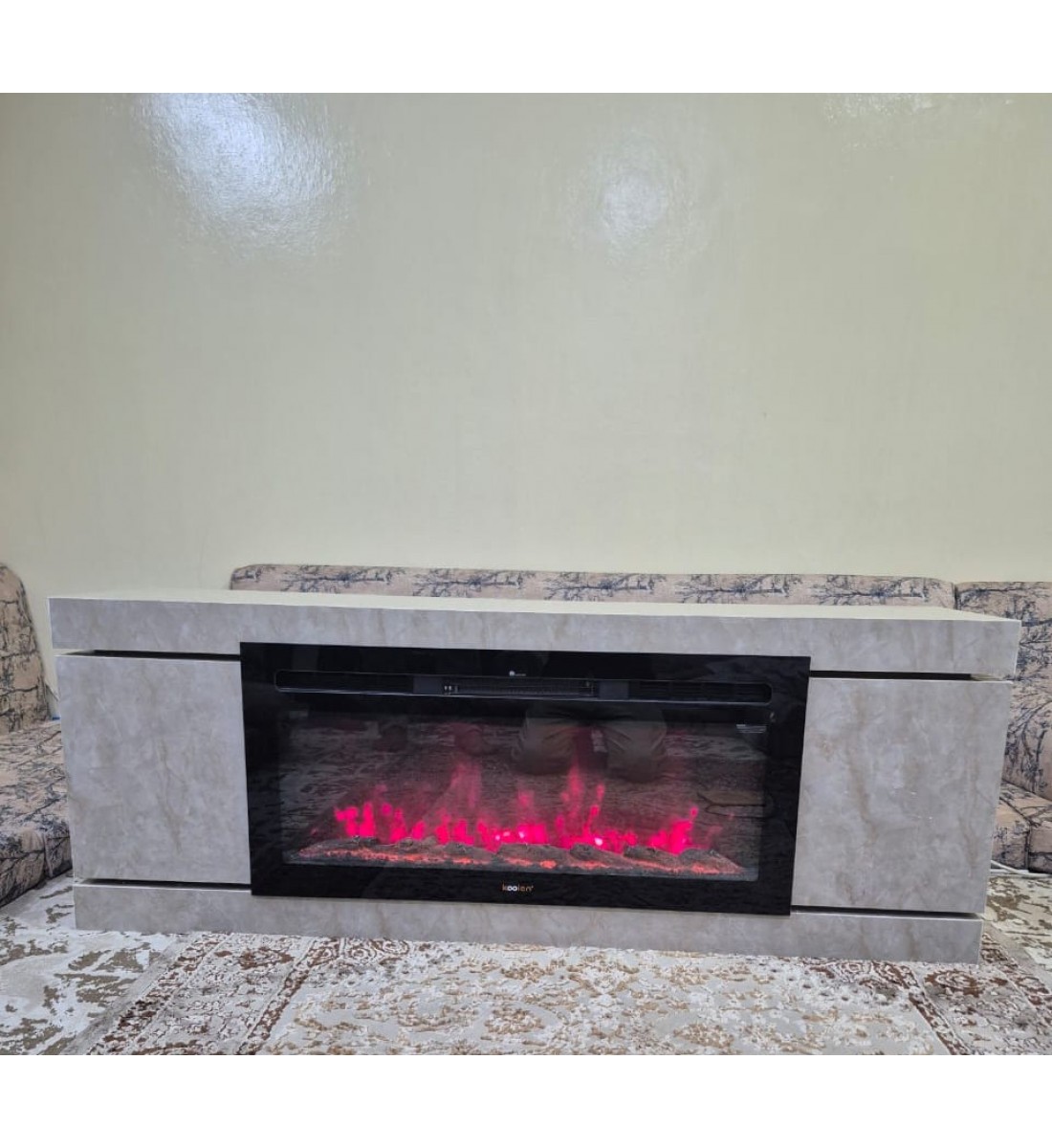 دفاية كهربائية شكل طاولة بلازما ذات تصميم انيق وحديث بديل الرحام لون بيج مقاس 160×40×60سم دفاية كهربائية شكل طاولة بلازما ذات تصميم انيق وحديث بديل الرحام لون بيج مقاس 160×40×60سم