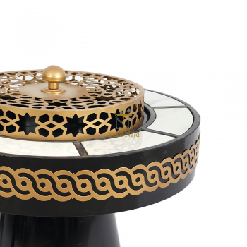 منقل دائري قاعدة حديد لون اسود وديكور قص ليزر لون ذهبي مع كفرات