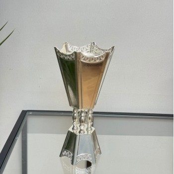 مبخره معدنية بتصميم فاخر يجمع بين اللمسات التراثيه والاناقة 26×12×12سم