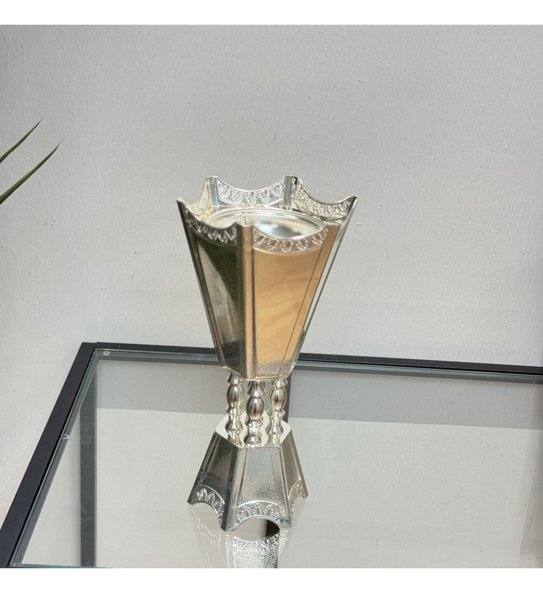 مبخره معدنية بتصميم فاخر يجمع بين اللمسات التراثيه والاناقة 26×12×12سم