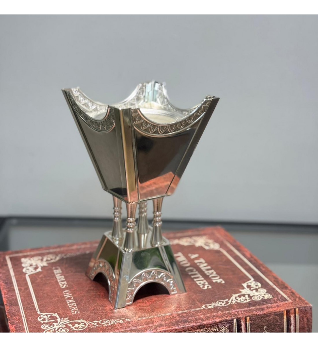 مبخره معدنية بتصميم فاخر يجمع بين اللمسات التراثيه والاناقة 21×10×10سم