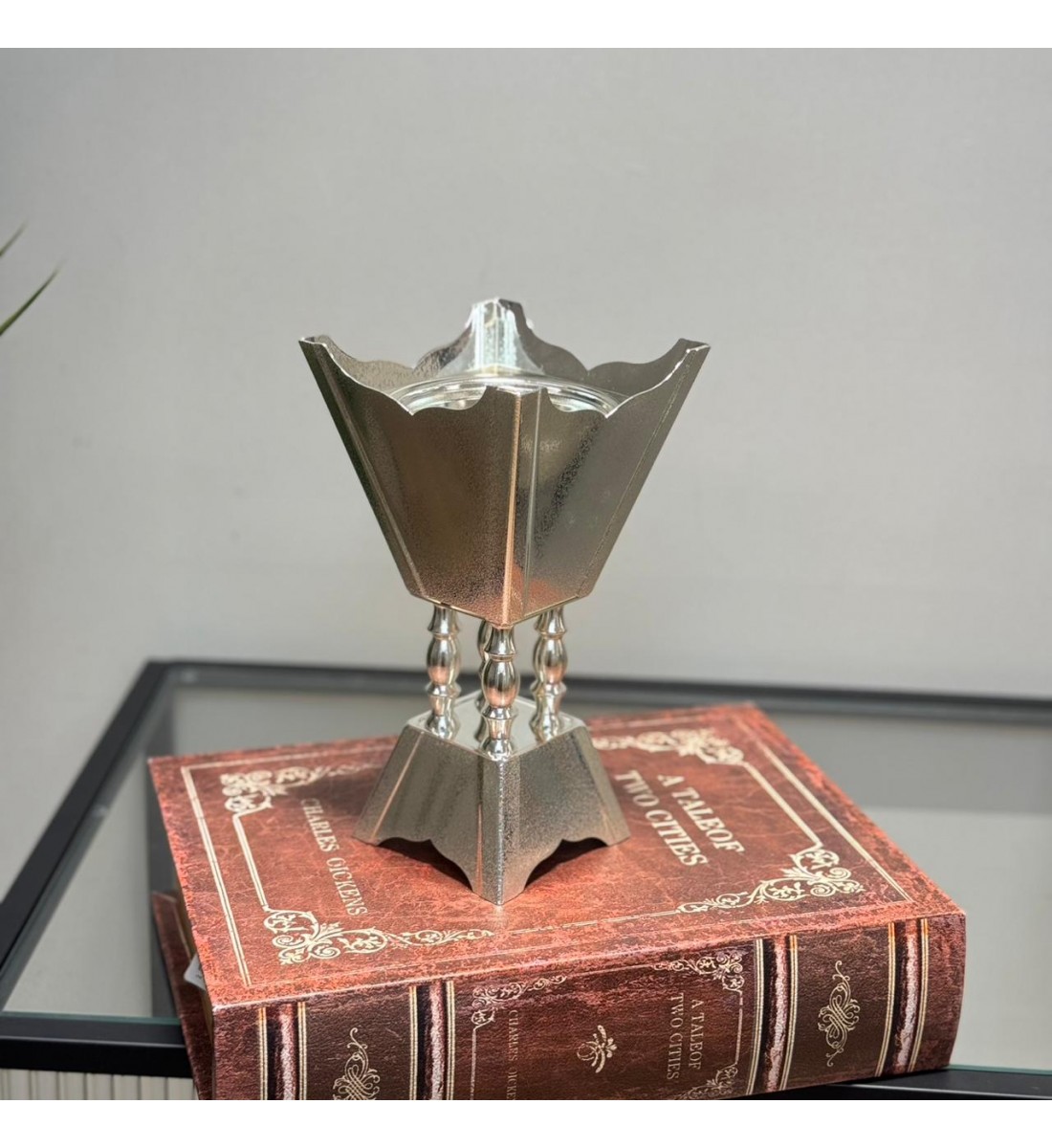 مبخره معدنية بتصميم فاخر يجمع بين اللمسات التراثيه والاناقة 21×10×10سم