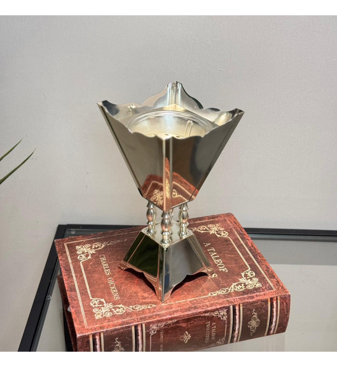 مبخره معدنية بتصميم فاخر يجمع بين اللمسات التراثيه والاناقة26×13×13سم 