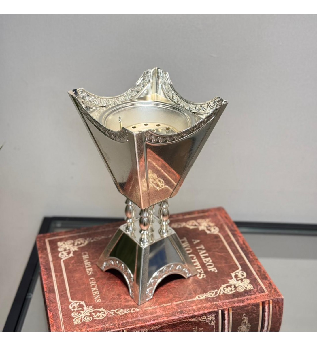 مبخره معدنية بتصميم فاخر يجمع بين اللمسات التراثيه والاناقة26×13×13سم 