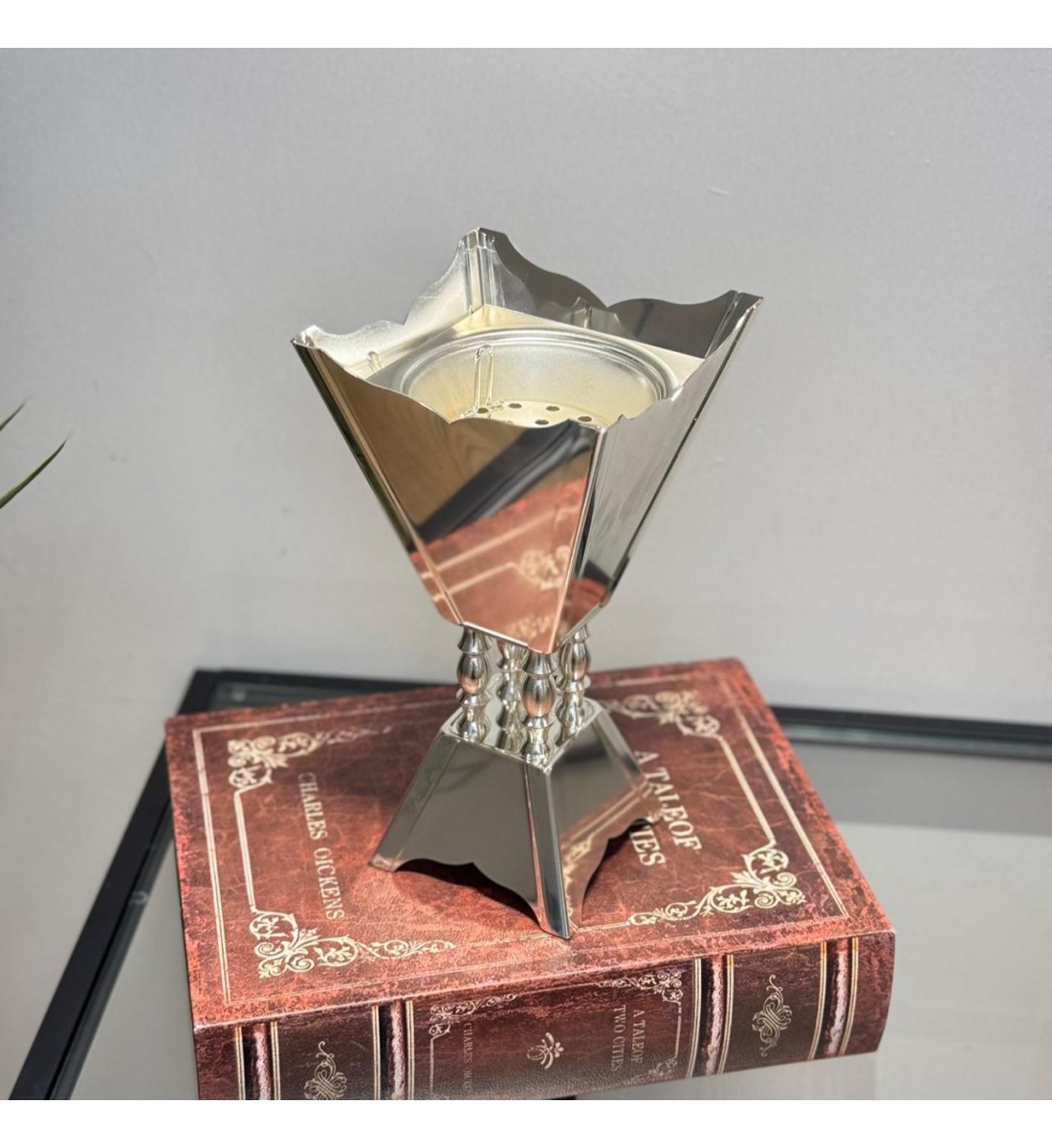 مبخره معدنية بتصميم فاخر يجمع بين اللمسات التراثيه والاناقة26×13×13سم 