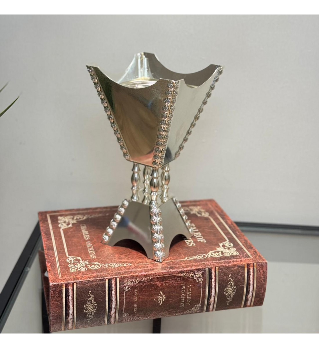 مبخره معدنية بتصميم فاخر يجمع بين اللمسات التراثيه والاناقة26×13×13سم 