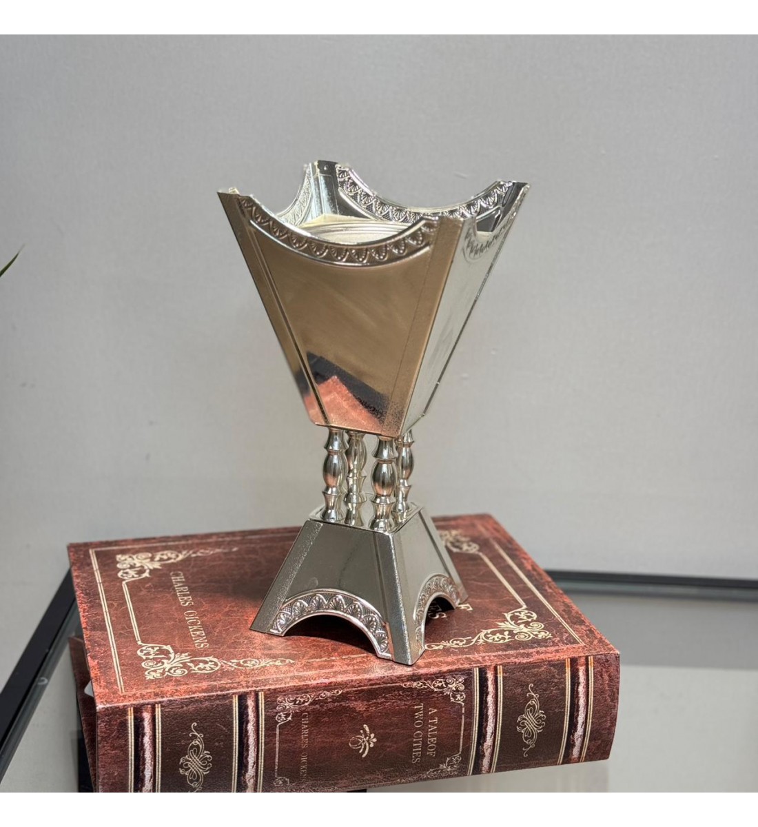 مبخره معدنية بتصميم فاخر يجمع بين اللمسات التراثيه والاناقة26×13×13سم 