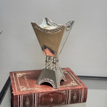 مبخره معدنية بتصميم فاخر يجمع بين اللمسات التراثيه والاناقة26×13×13سم 