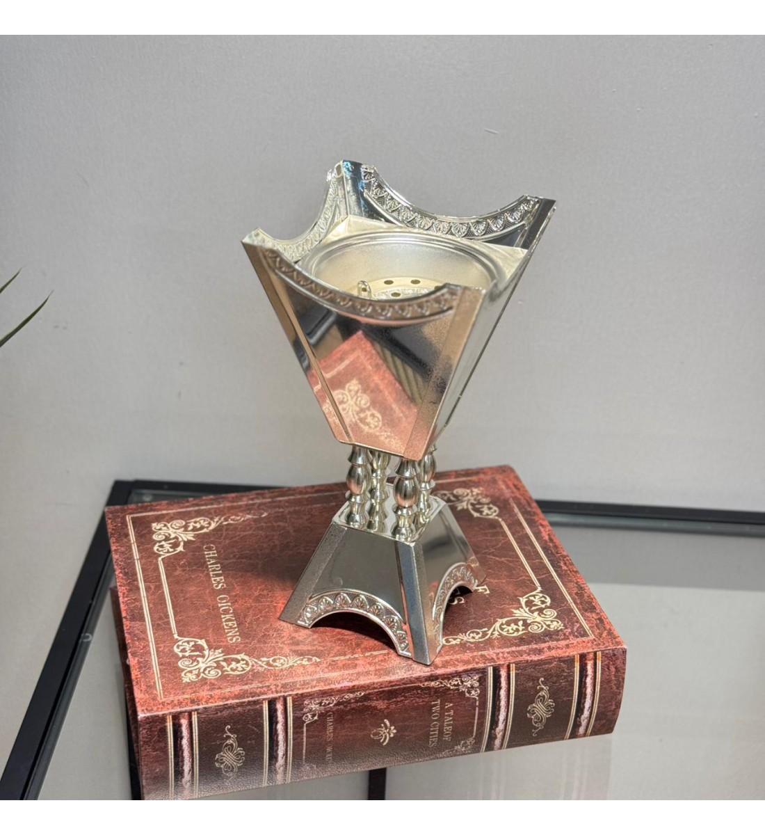 مبخره معدنية بتصميم فاخر يجمع بين اللمسات التراثيه والاناقة26×13×13سم 