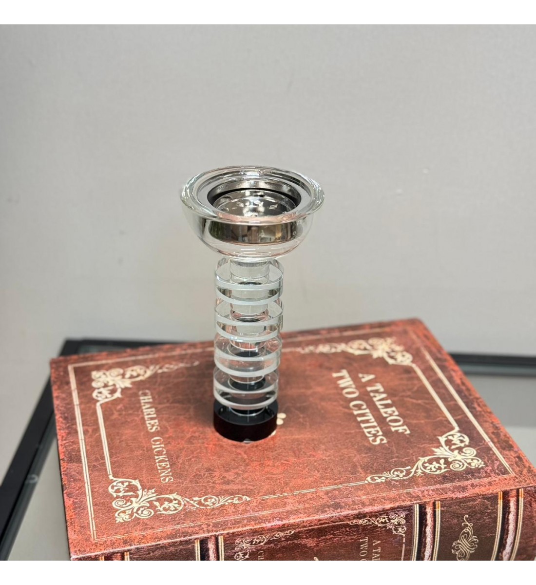 مبخرة بتصميم عصري وأنيق، مصنوع من خامات معدنية+كرستال فاخرة باللون الفضي 18×9×9سم 