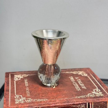 مبخرة تتميز بتصميم فاخر يجمع بين البساطة والرقي 15×10×10سم 