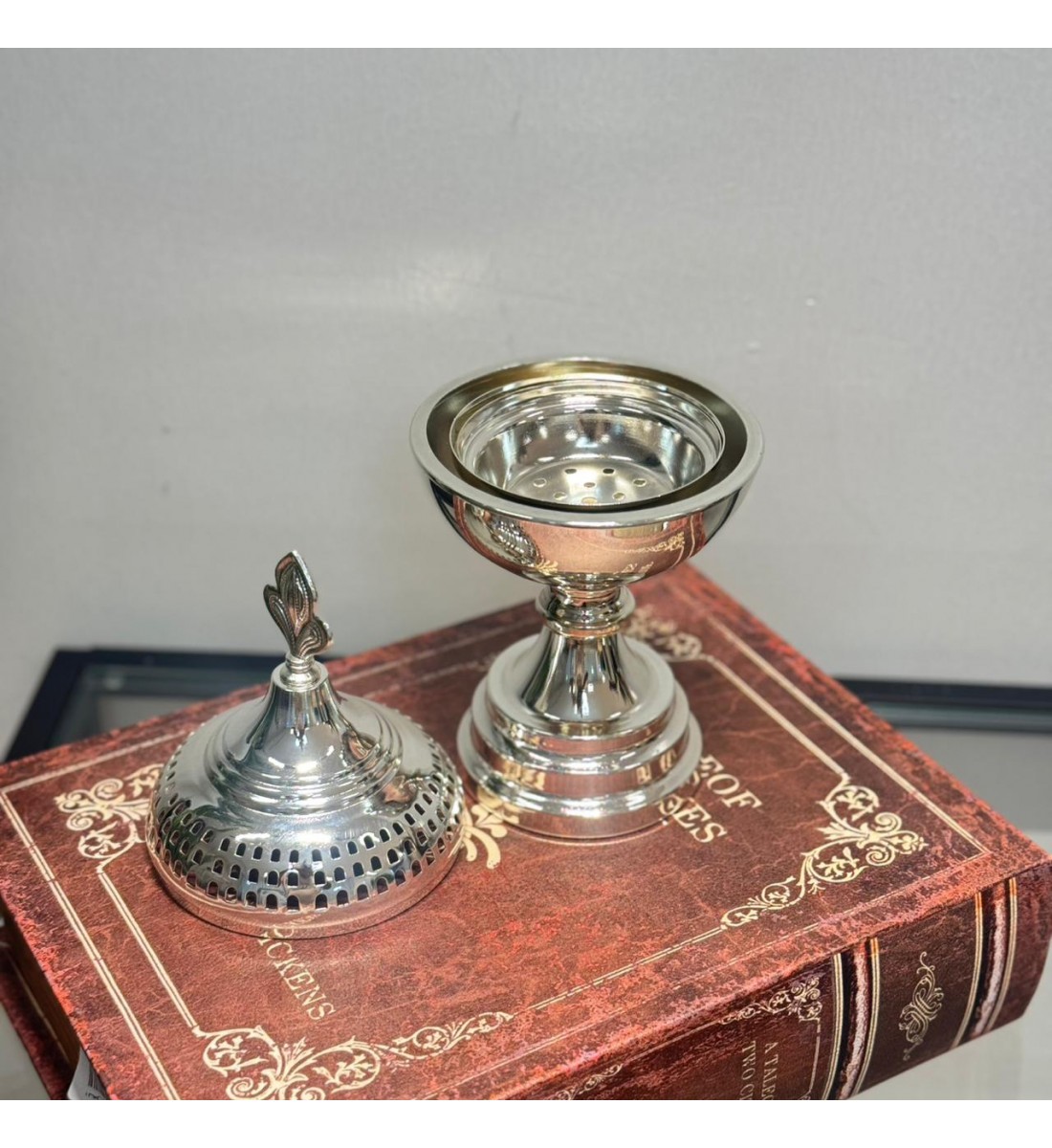 مبخره معدنية بتصميم فاخر يجمع بين اللمسات التراثيه والاناقة21×11×1سم 