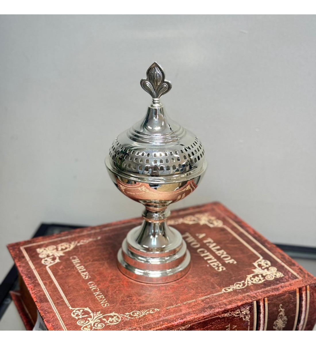 مبخره معدنية بتصميم فاخر يجمع بين اللمسات التراثيه والاناقة21×11×1سم 