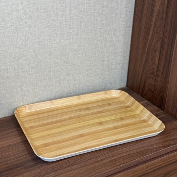 صينية تقديم أنيقة بتصميم عصري راقٍ تجمع بين البساطة والفخامة.38×3×28سم 