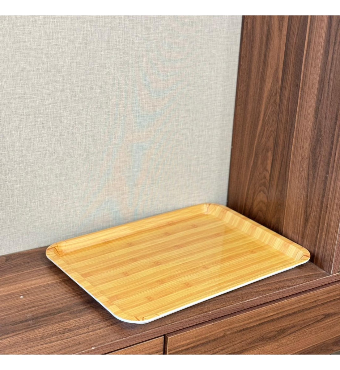 صينية تقديم أنيقة بتصميم عصري راقٍ تجمع بين البساطة والفخامة44×32×2سم