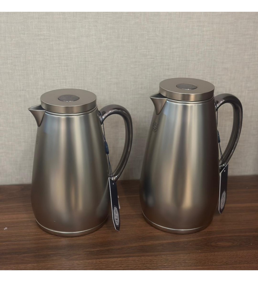 طقم ترمس بتصميم عصري فاخر 2قطع طقم ترمس بتصميم عصري فاخر 2قطع