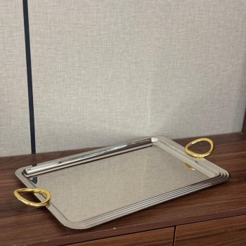 مصنوعة من الستانلس ستيل عالي الجودة بلمسة براقة تضيف لمسة43×28×2سم 