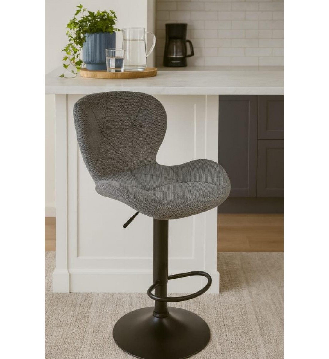 كرسي بار قاعدة حديد ملبس بأجود انواع الاقمشة من نوع الكتان كرسي بار قاعدة حديد ملبس بأجود انواع الاقمشة من نوع الكتان