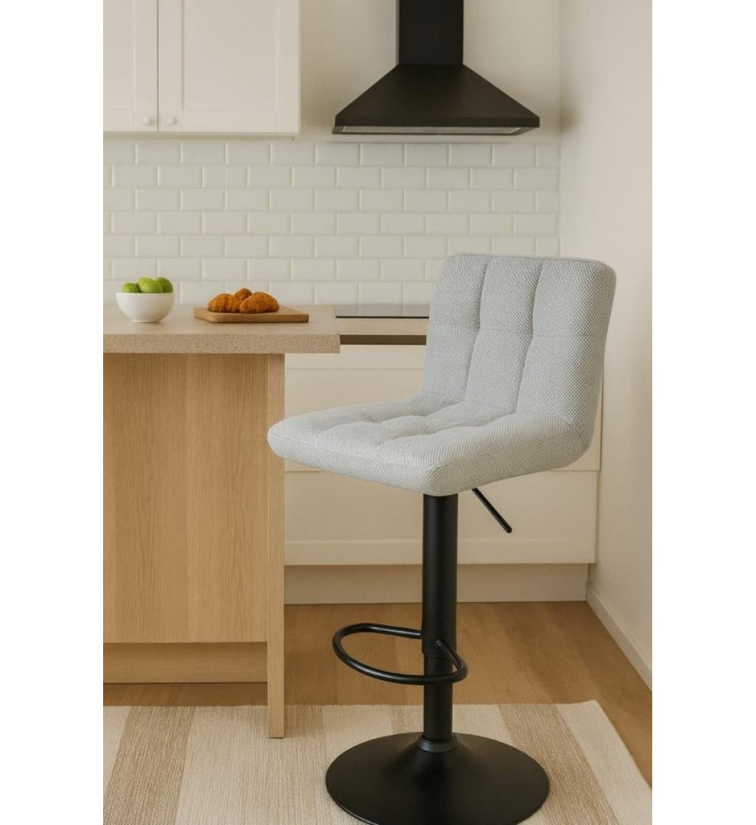 كرسي بار قاعدة حديد  ملبس بأجود انواع الاقمشة من نوع الكتان