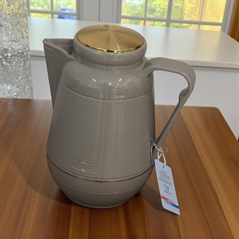 ترمس فاخر بلون رمادي أنيق مزوّد بمقبض  بتصميم 0.50لتر 