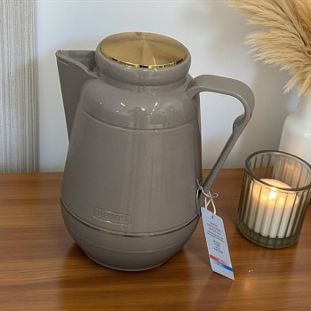 ترمس فاخر بلون رمادي أنيق مزوّد بمقبض بتصميم 0.50لتر ترمس فاخر بلون رمادي أنيق مزوّد بمقبض بتصميم 0.50لتر