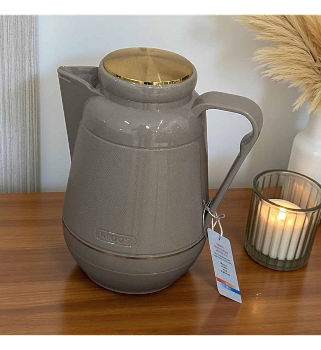 ترمس فاخر بلون رمادي أنيق مزوّد بمقبض بتصميم 0.50لتر ترمس فاخر بلون رمادي أنيق مزوّد بمقبض بتصميم 0.50لتر