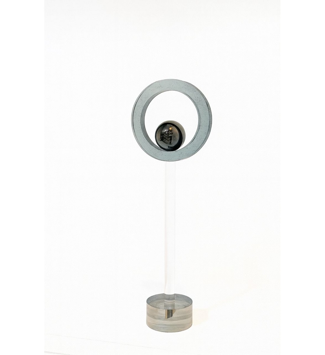 قطعة ديكور فاخرة تجمع بين الطابع الكلاسيكي والتصميم العصري47×8×8سم