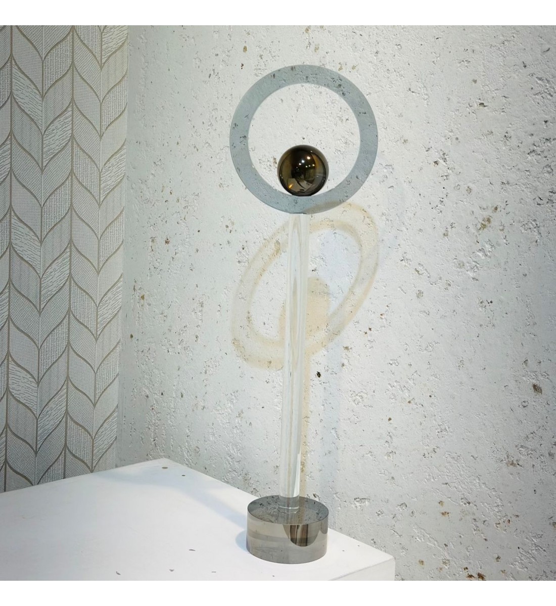 قطعة ديكور فاخرة تجمع بين الطابع الكلاسيكي والتصميم العصري47×8×8سم