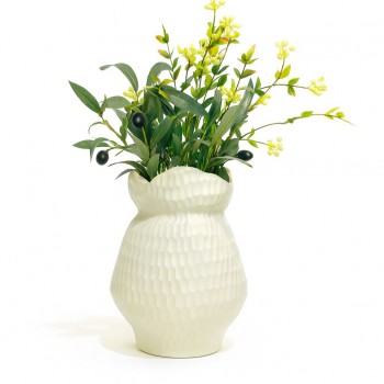 فازة فاخرة بتصميم عصري بسيط وأنيق، تأخذ شكلًا دائريًا مجوفًا 25×13×13سم 