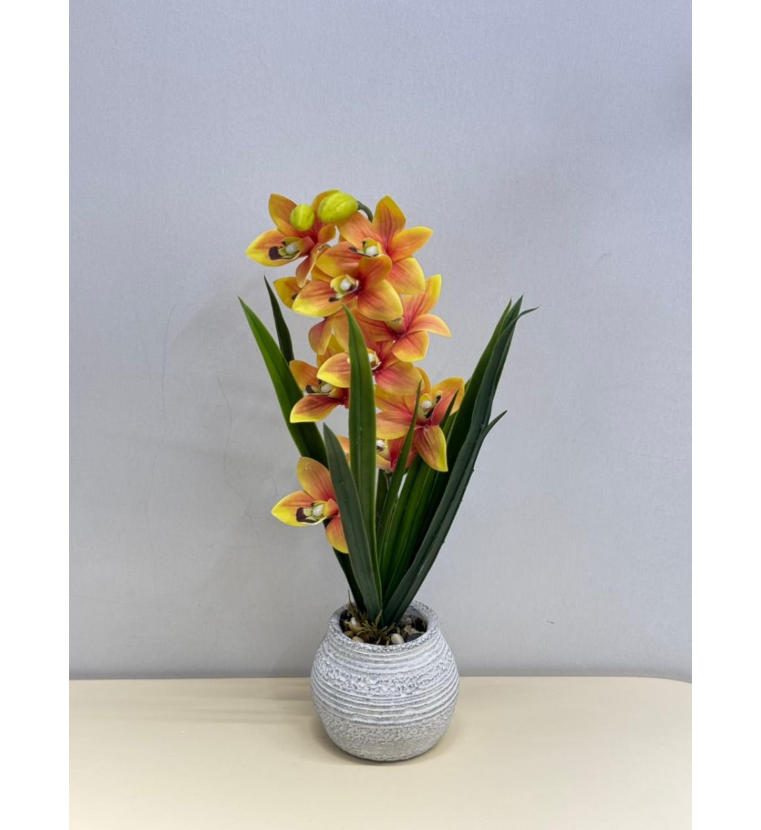 نبتة ورد صناعي بوعاء45سم نبتة ورد صناعي بوعاء45سم