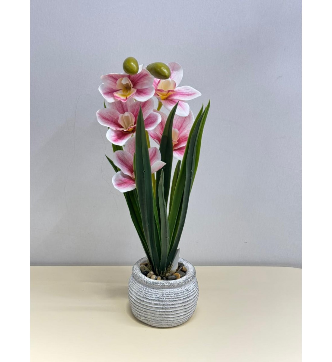 نبتة ورد صناعي بوعاء43سم نبتة ورد صناعي بوعاء43سم