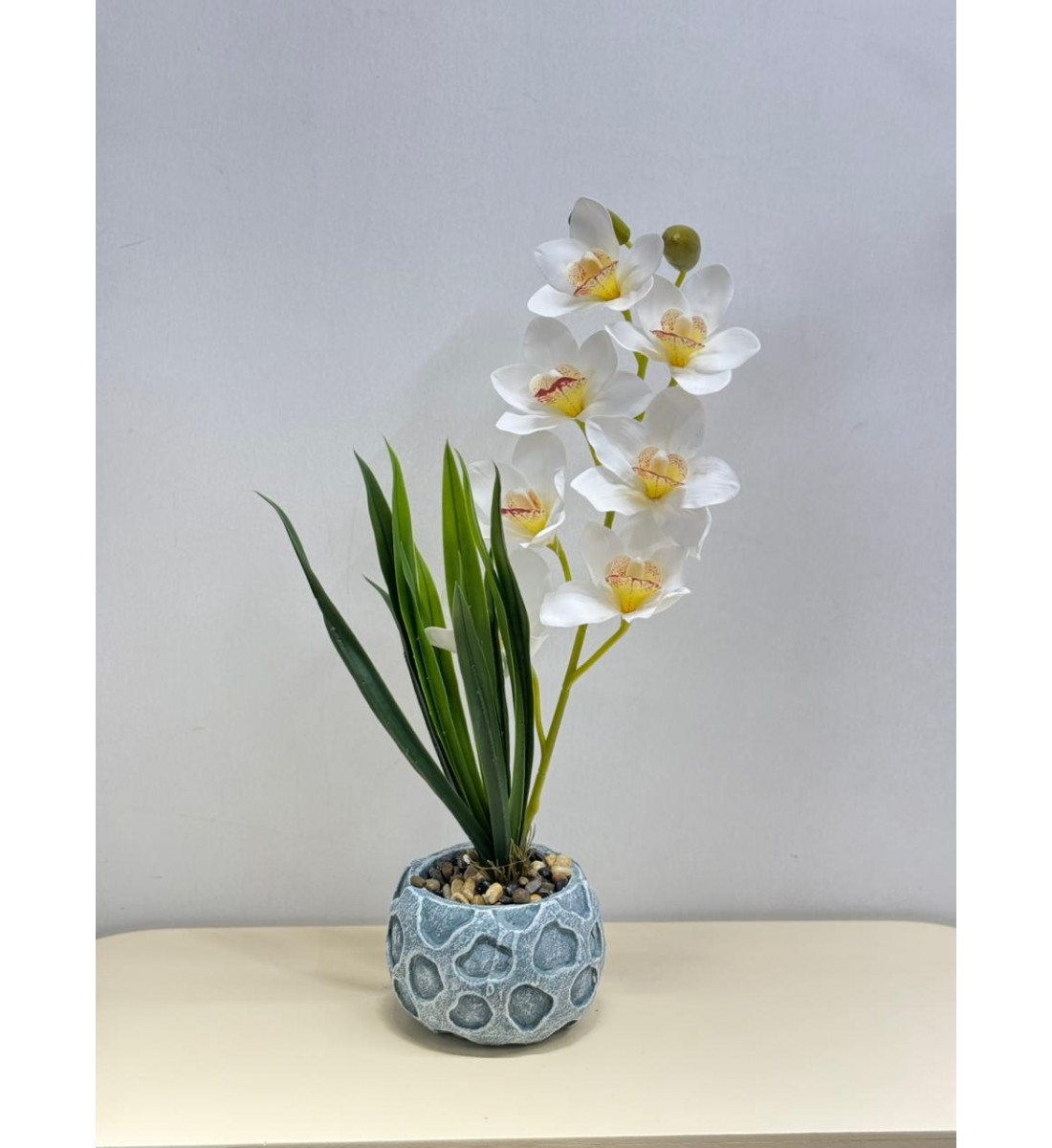 نبتة ورد صناعي بوعاء55سم نبتة ورد صناعي بوعاء55سم