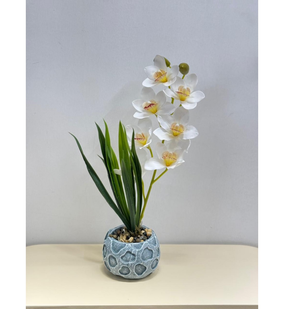 نبتة ورد صناعي بوعاء55سم نبتة ورد صناعي بوعاء55سم