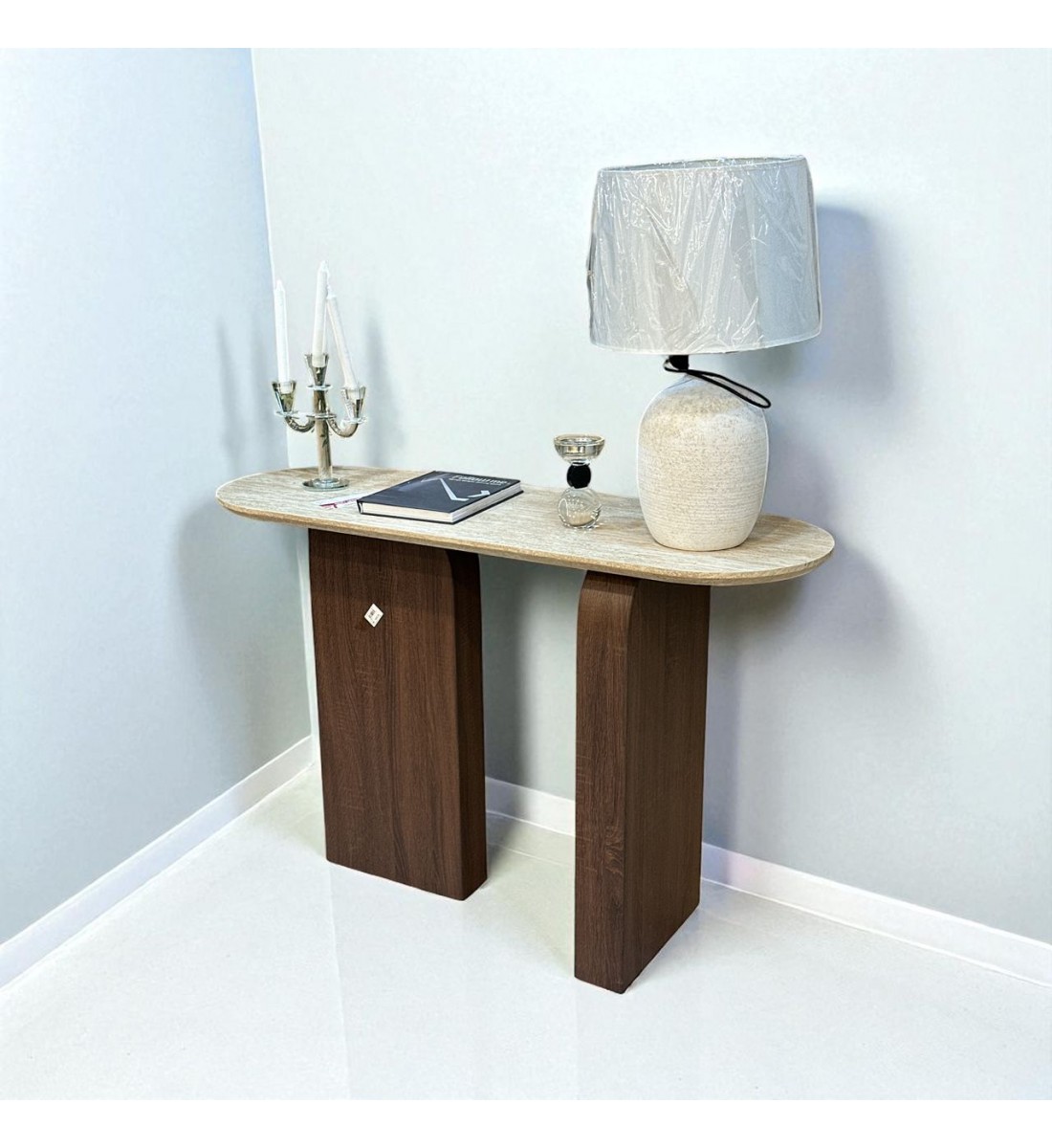 طاولة مدخل او  كونسول بتصميم عصري كلاسيك مقاس 120*40*80 سم 