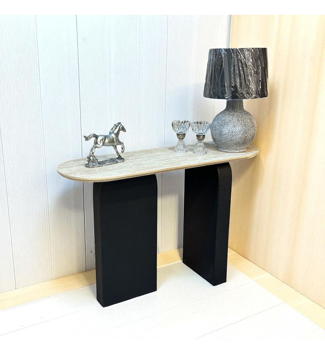 طاولة مدخل او  كونسول بتصميم عصري كلاسيك مقاس 120*40*80 سم 