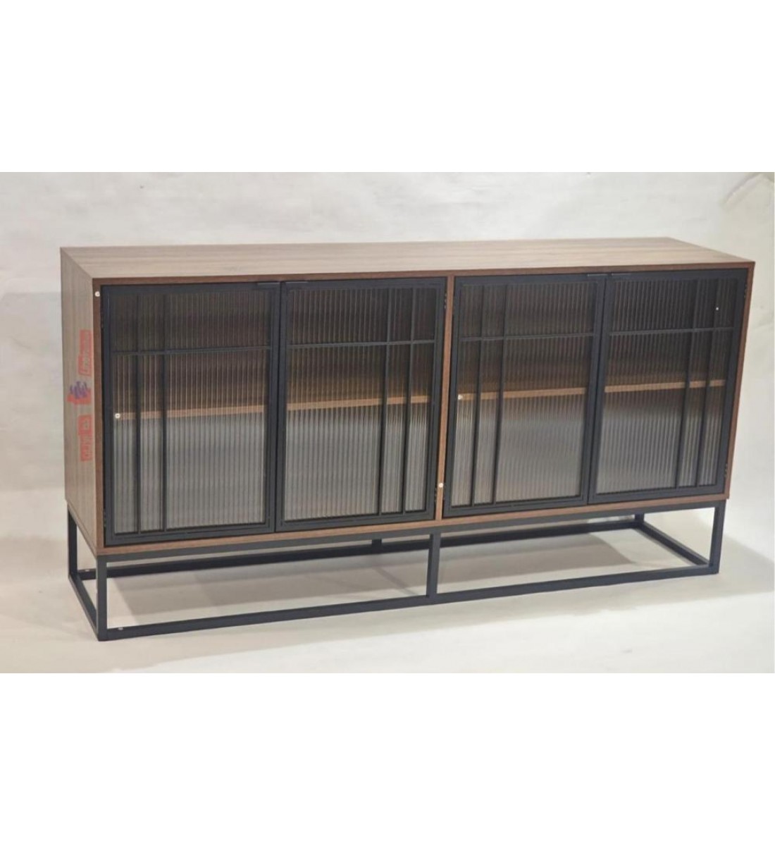 دولاب بوفيه أنيق وعصري لون بني المقاس: 160×40×80 سم دولاب بوفيه أنيق وعصري لون بني المقاس: 160×40×80 سم