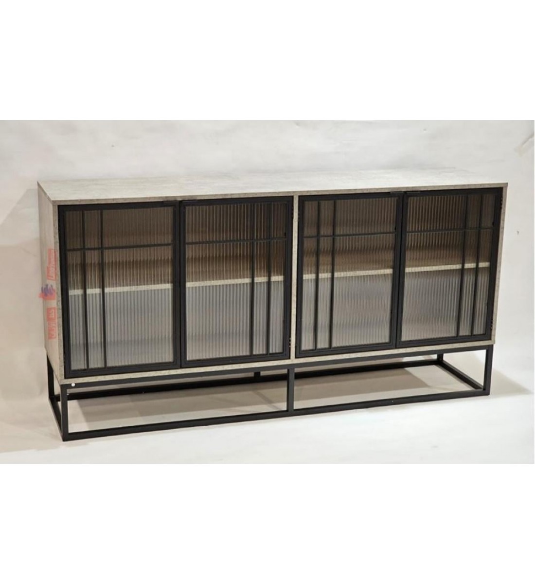  دولاب بوفيه أنيق وعصري لون رمادي  المقاس: 160×40×80 سم