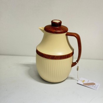 ترمس  شاي أنيق يجمع بين التصميم العصري واللمسات الخشبية الدافئة.1لتر 