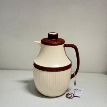 ترمس  شاي أنيق يجمع بين التصميم العصري واللمسات الخشبية الدافئة.1لتر 