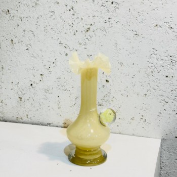 فازة زجاجية أنيقة بتصميم فريد، تجمع بين البساطة والفخامة27×10×10سم 