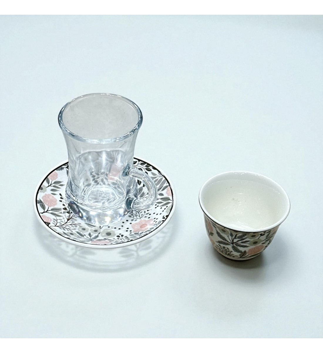 طقم كاسات وفناجين مع الصحن 36قطعه طقم كاسات وفناجين مع الصحن 36قطعه