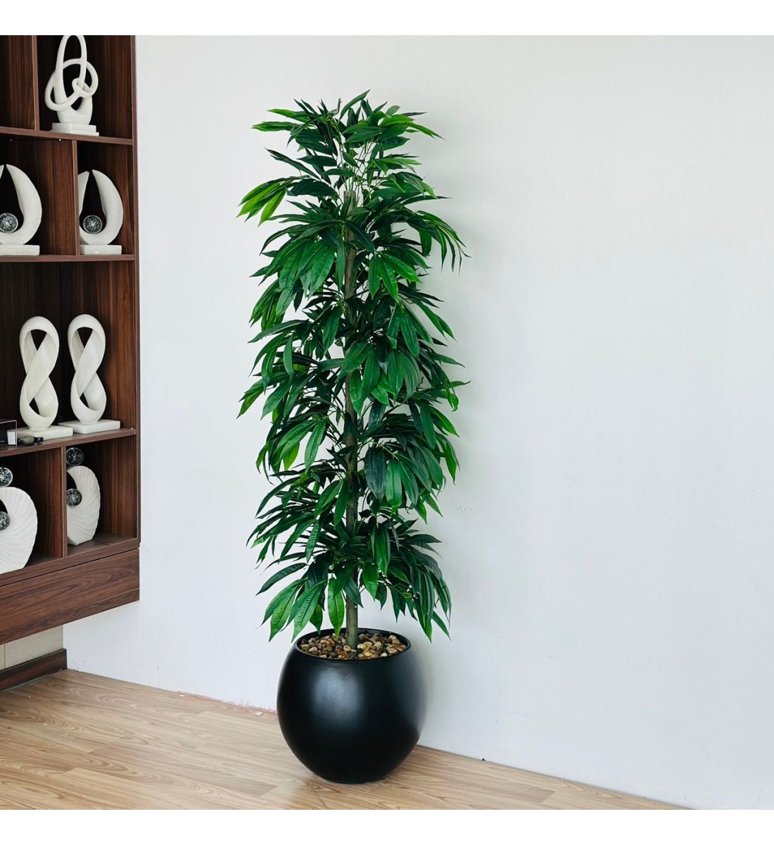 شجرة  بمركن اسود صناعية طويلة مزهرة فانكوس 2متر