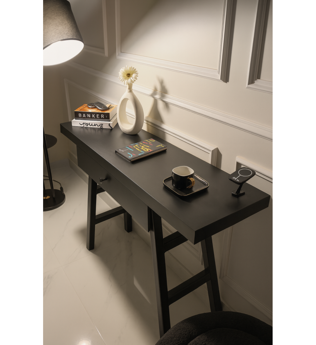 طاولة مدخل او  كونسول خشب أسود مع درج مقاس 110*35*90 سم 