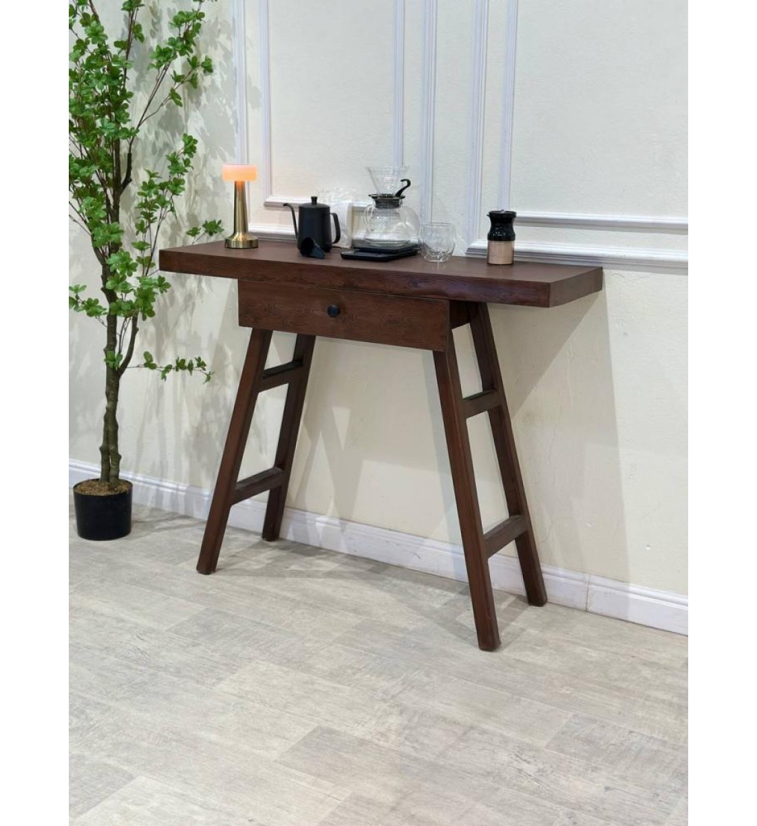 طاولة مدخل او كونسول خشب بني غامق مع درج مقاس 110*35*90 سم طاولة مدخل او كونسول خشب بني غامق مع درج مقاس 110*35*90 سم