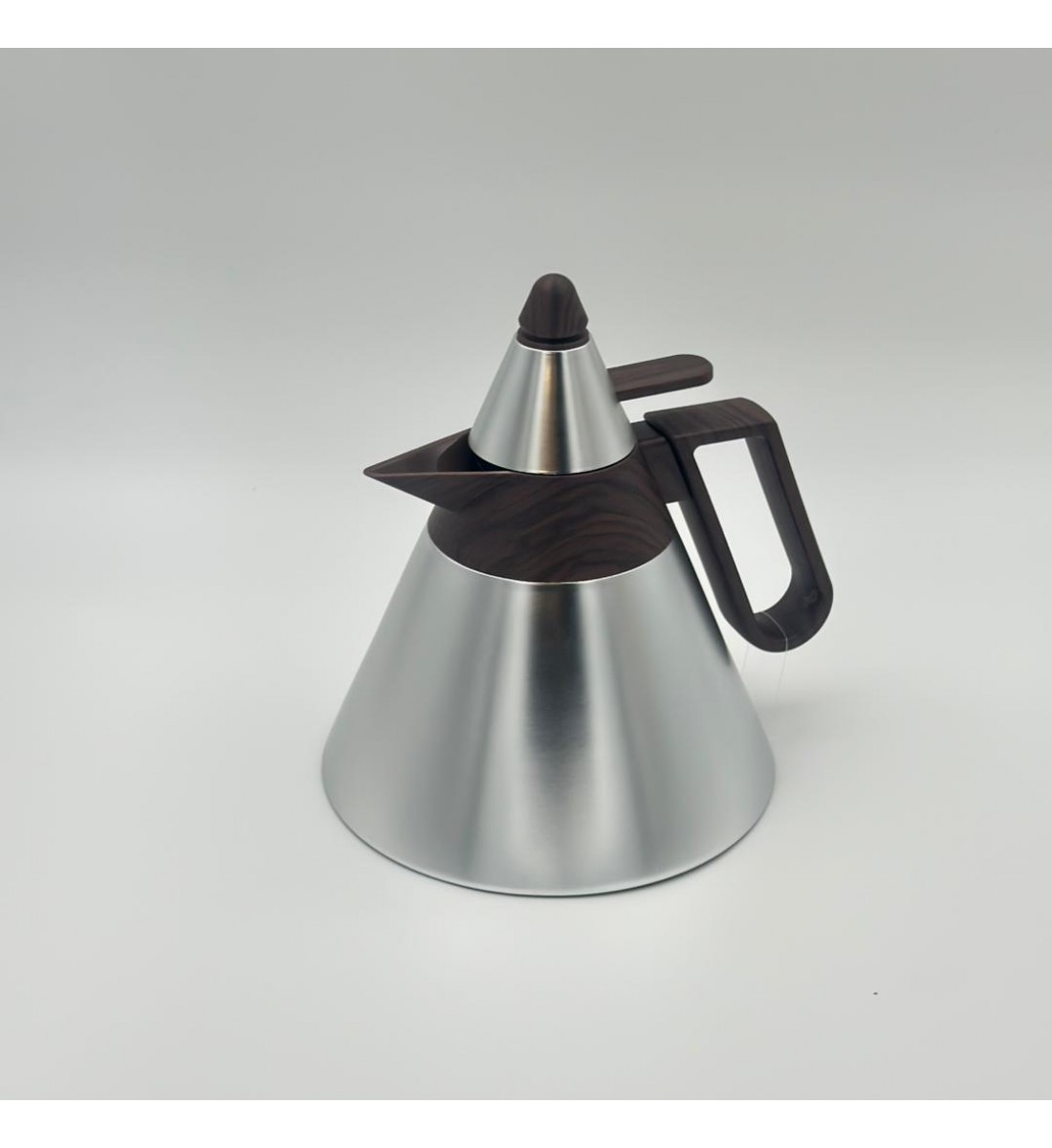 ترمس  شاي أنيق يجمع بين التصميم العصري واللمسات الخشبية الدافئة.1لتر 