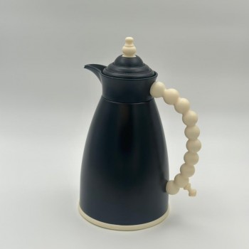 ترمس  شاي أنيق يجمع بين التصميم العصري واللمسات البيج الدافئة.1لتر