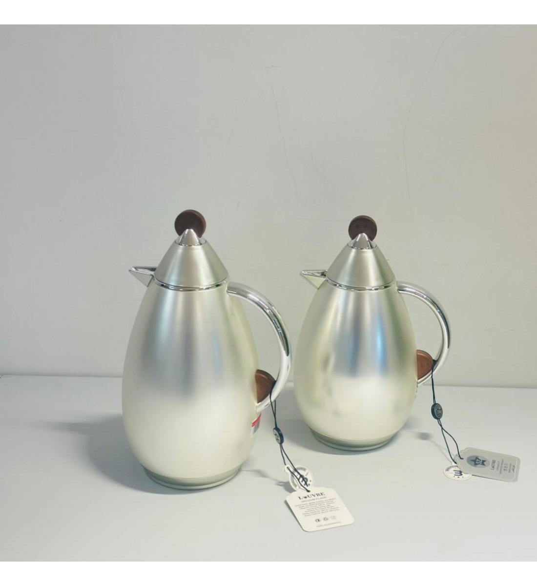 طقم ترمس شاي وقهوة أنيق يجمع بين التصميم العصري والانيق طقم ترمس شاي وقهوة أنيق يجمع بين التصميم العصري والانيق