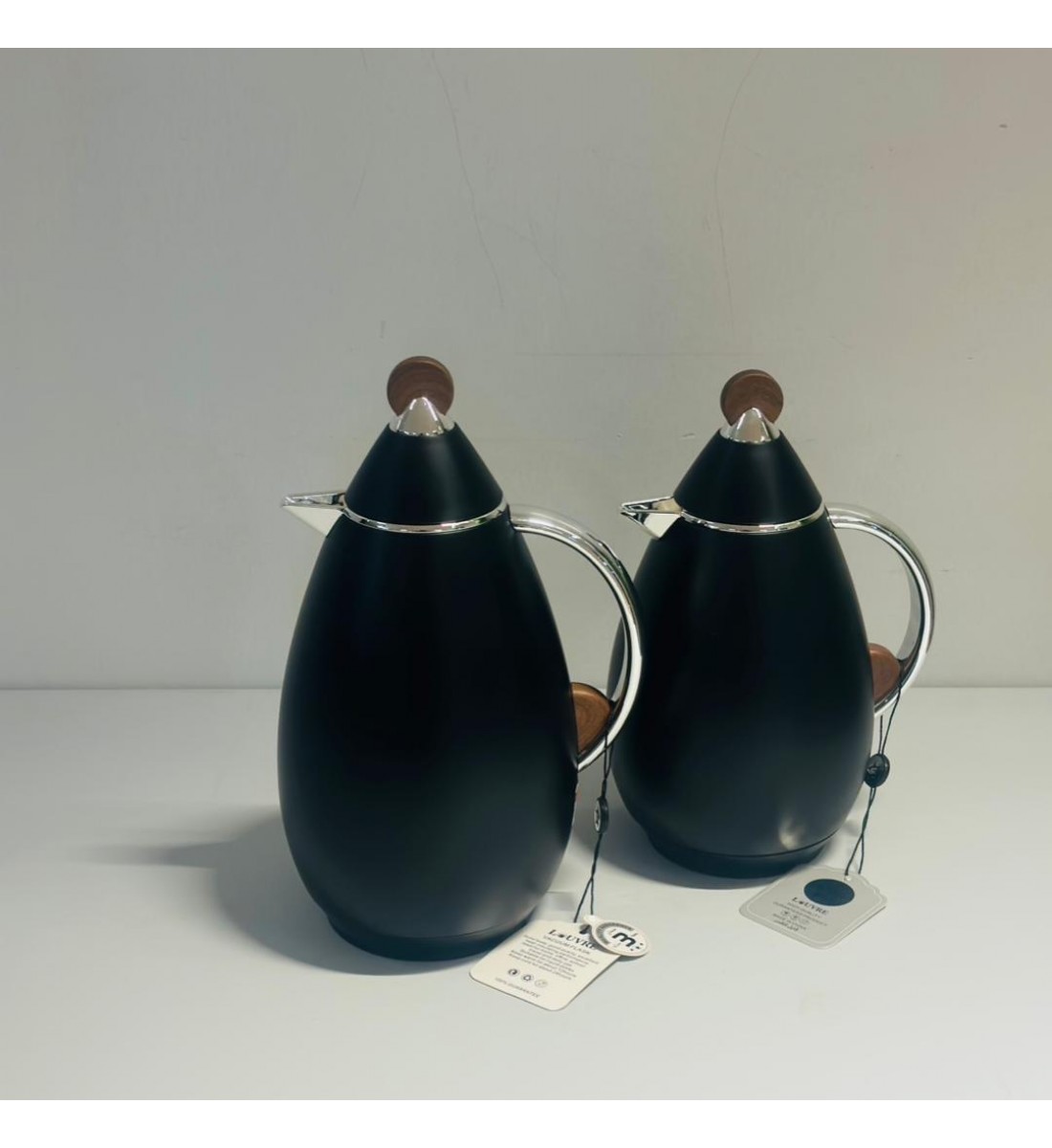 طقم  ترمس  شاي وقهوة أنيق يجمع بين التصميم العصري والانيق 